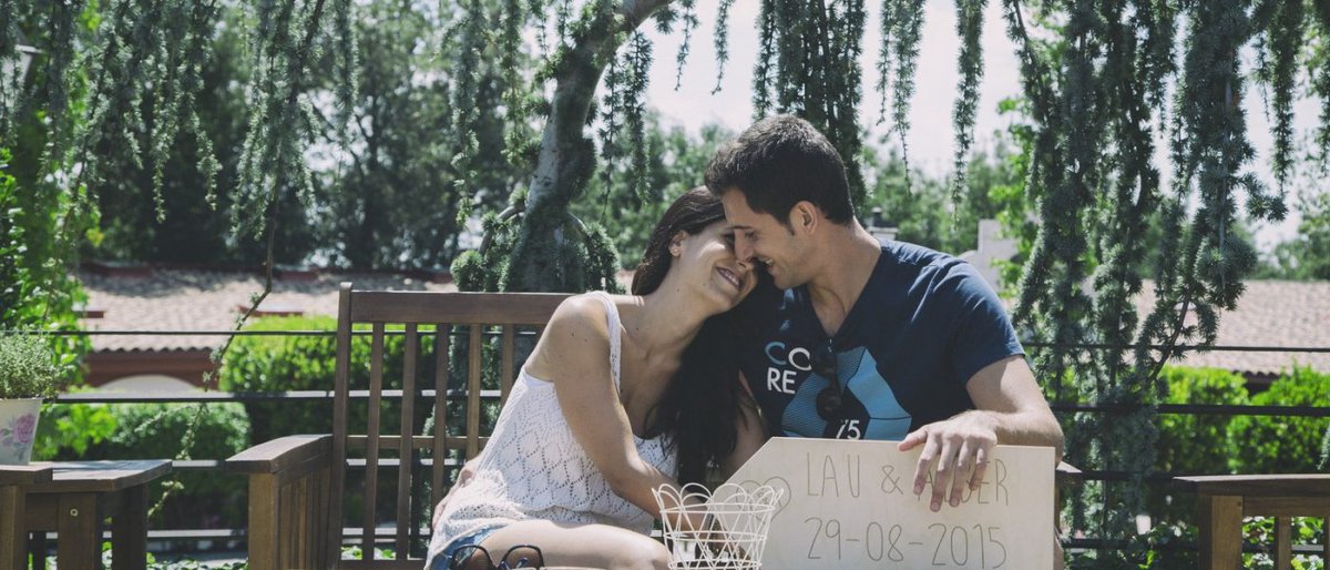 Descubre esos detalles que no pueden faltar en tu vídeo preboda.  miboda.com/lo-no-puede-fa…