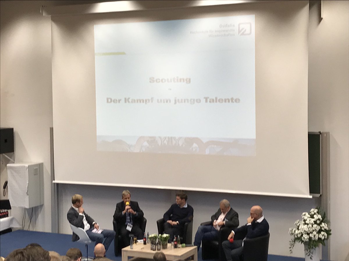 FuWi_de's tweet photo. Pierre Littbarski stellt die Scouting Pyramide vom @VfL_Wolfsburg vor: „Honorar-Scouts finden heute kaum noch Rohdiamanten - Talente bleiben nur selten unerkannt“ #bpspm https://t.co/gXRNFYyIlQ