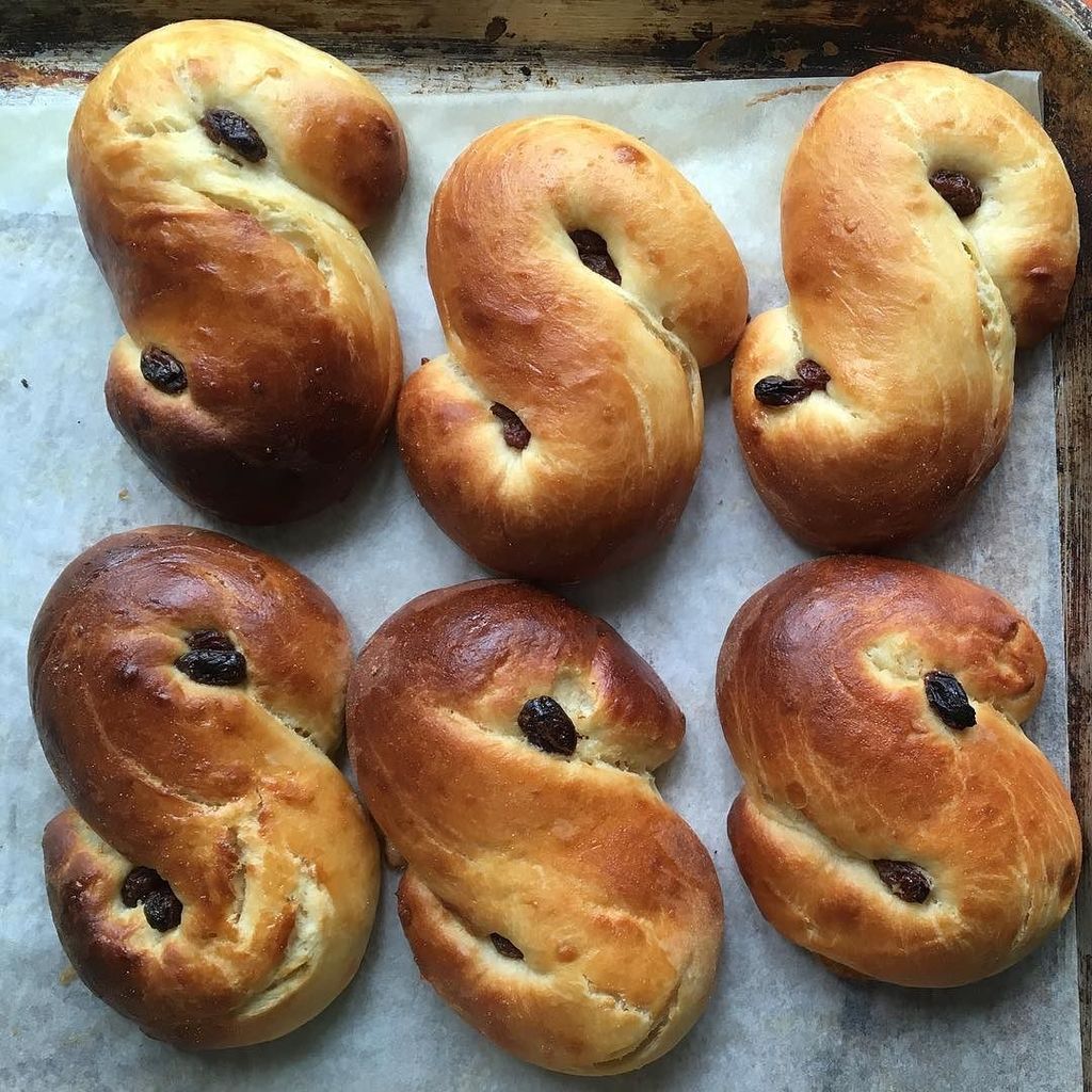 stonehambake's tweet photo. Last #testbake for tomorrow’s Festive Bread workshop. These St Lucia Buns (Lussekatter) are Swedish &amp; eaten on St Lucia Day. #festivebread #lussekatter #scandibakes https://t.co/H2IbR2AJBo https://t.co/FihJBr3tS5
