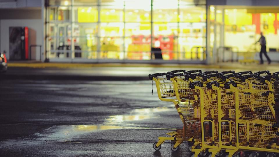 bymaddyness's tweet photo. Comment l’intelligence artificielle va détruire la diversité et l’innovation dans le #ecommerce https://t.co/ucAsvjlPhk https://t.co/7AYgXxwMaS