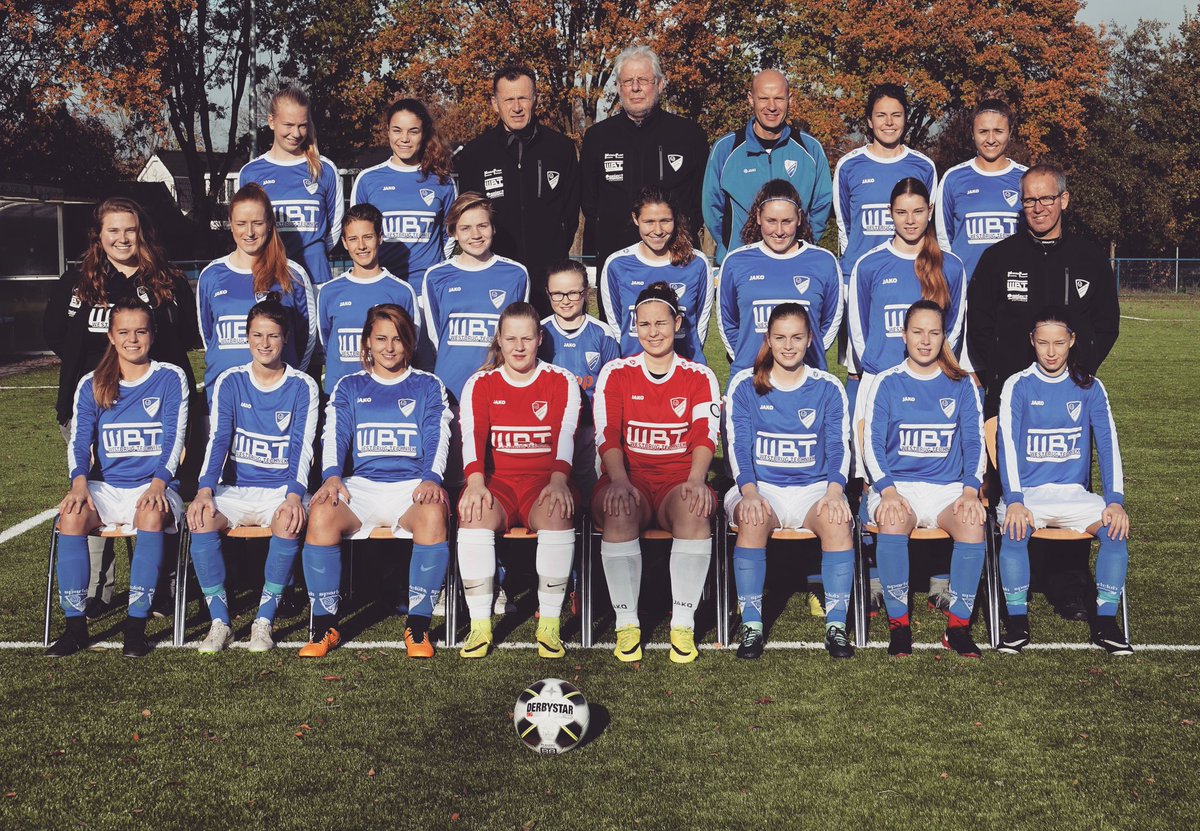 SCWoezikVR1's tweet photo. Teamfoto 2017-2018 #hoofdklasse https://t.co/DGP8vXaxAj