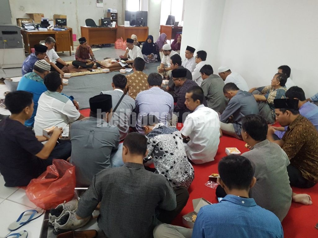 heibogor's tweet photo. Ustadz Salahudin Al-Ayubi : Ada 7 Golongan yang Akan Dinaungi Allah SWT di Hari Kiamat - https://t.co/5fL08DjJlM https://t.co/f5xHh92mr6