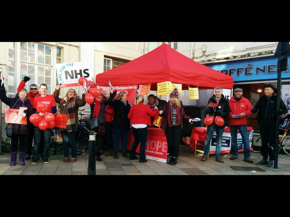 soton_labour's tweet photo. Our amazing campaigners and councillors were out on Saturday in #southampton &amp; #romsey as part of a National Day of Campaigning. Listening to people's views and hearing their concerns. #BetterOffWithLabour ,#LabourDoorstep 
Let's work together to make our city better! https://t.co/nNQwB5friu