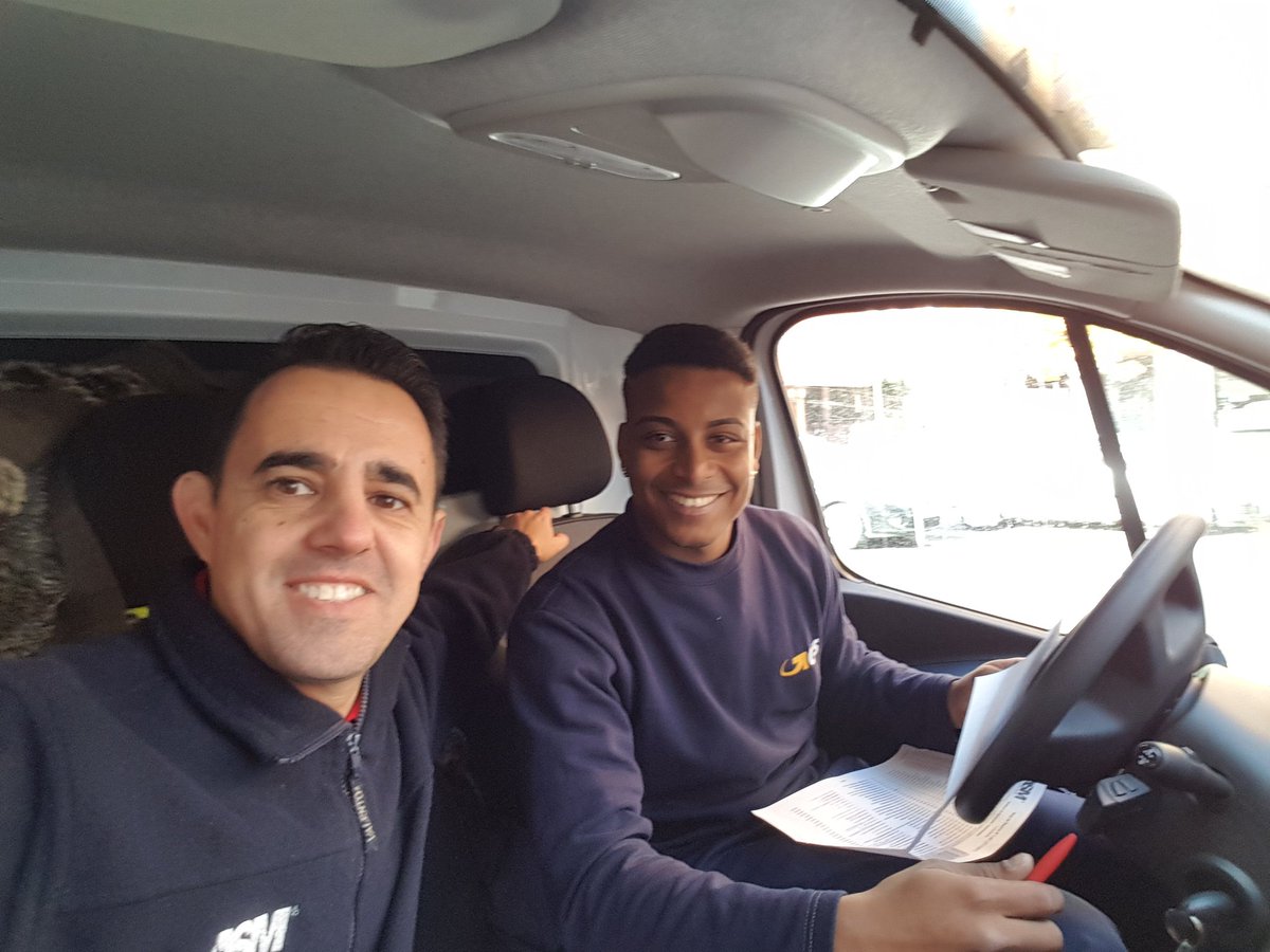 josevillalbaGLS's tweet photo. Organizando la ruta para ser lo mas efectivos posible, en eso Luismi lo clava #diadelmensajero @ASM_oficial https://t.co/GZ6zQTv1u2