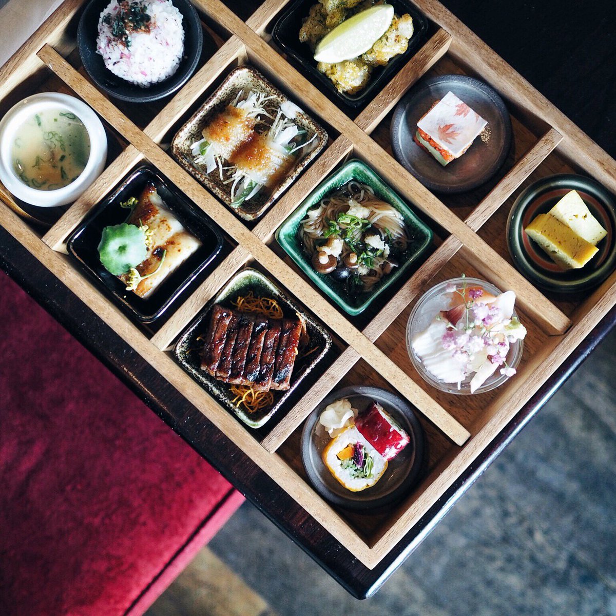angloyankophile's tweet image. NEW POST! Not your average lunch al-desko ... the new Go Zen boxes at @aquakyotolondon are pretty spectacular: buff.ly/2n7ztFX #food #foodblogger #fdbloggers #london
