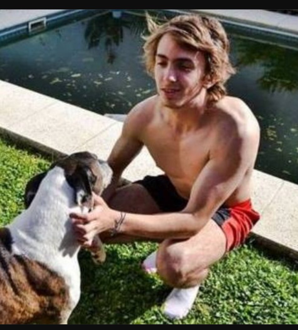 Otro duro golpe para la familia Berardi. Lucas Berardi, hermano menor de Matías (el adolescente de 16 años que fue asesinado tras un secuestro), sufrió un paro cardíaco y está internado en coma inducido. Su familia pide una cadena de oración para que se recupere. RT