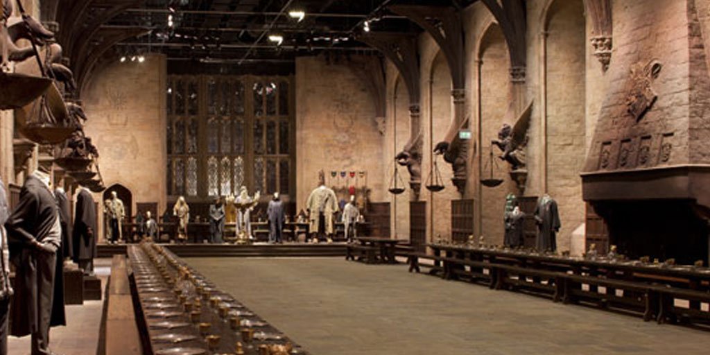 SuperBreak's tweet image. Always dreamt of walking around The Making of Harry Potter &amp;amp; discovering the story behind the popular film series? 

Well, now's your chance! Step into Hogwarts with our limited-time-only #BlackFriday offer, from £79pp with hotel stay: bit.ly/2v8w3WV #AnotherBreak