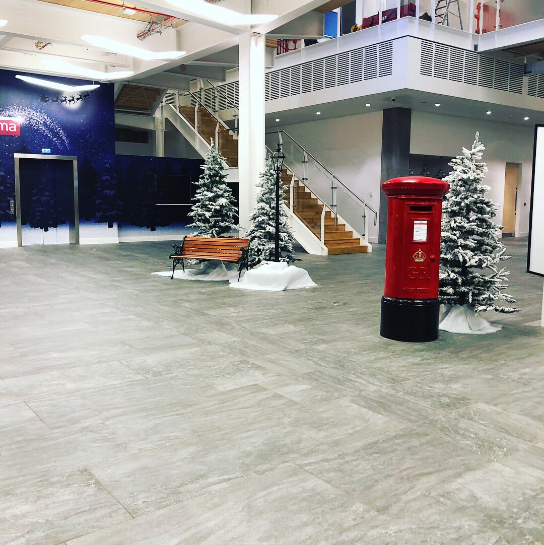 EmilyMichaela_'s tweet photo. I do love some good decorations!! #lifeatsky #decorations #Christmas #christmasatsky https://t.co/gUaLn2TBrP