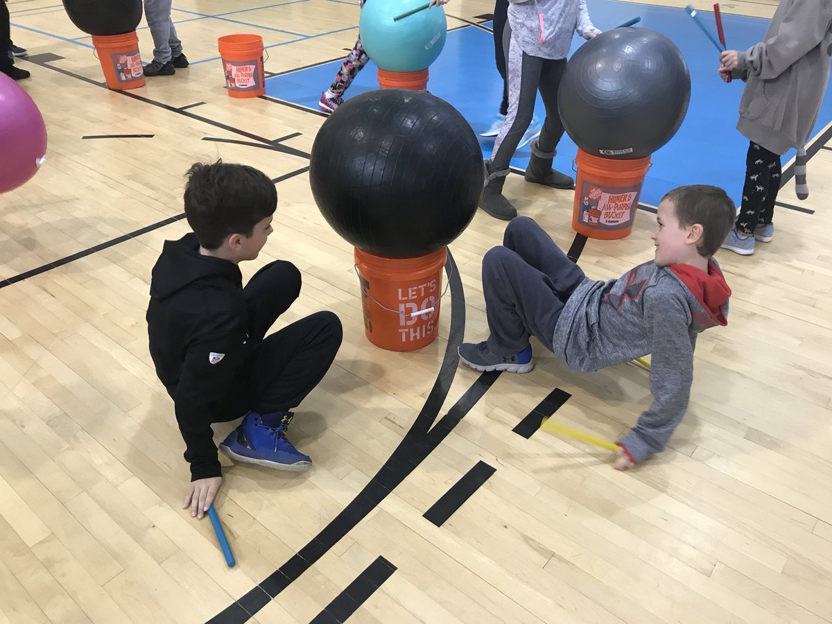 ALeRouxPETeach's tweet photo. Drums Alive is happening @FolgerMacCAKrew @FolgerAACPS !! Rhythms, movements and creativity!! @AACPSHPED #pemovesmd @AACountySchools #AACPSAwesome https://t.co/hmZ85L1s1N