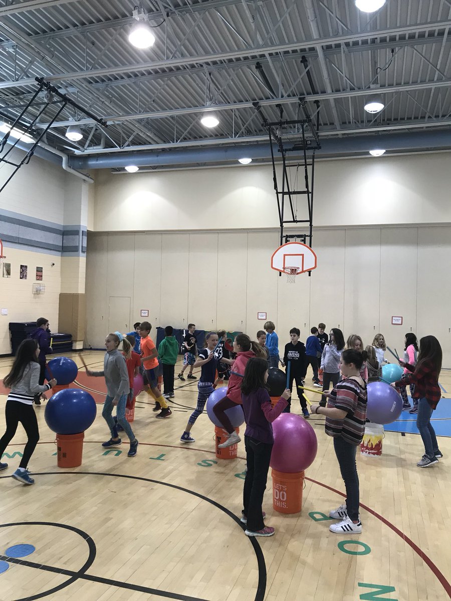 ALeRouxPETeach's tweet photo. Drums Alive is happening @FolgerMacCAKrew @FolgerAACPS !! Rhythms, movements and creativity!! @AACPSHPED #pemovesmd @AACountySchools #AACPSAwesome https://t.co/hmZ85L1s1N