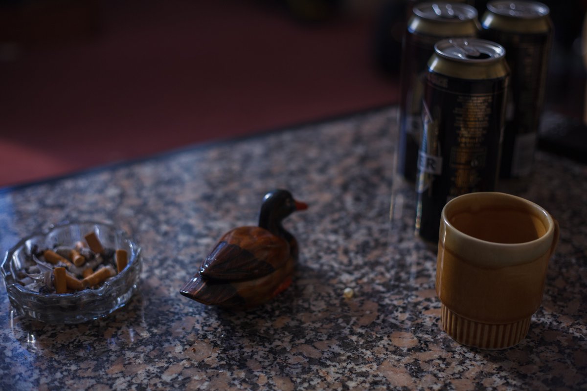 DropTheHand16mm's tweet photo. Stock up on booze (Kestrel Super), fags (20 Major), tea (Barrys) and... um... ducks ...and magically transport yourself back in time to 1989. It's #DroptheHand on @RTE2 @Shortscreen tonight at 12:05 am. https://t.co/p65cXbzWOv
