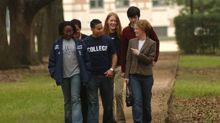 Explore the many factors that influence the "holistic review" process of highly selective colleges and universities in the U.S. Online course starts 11/30! bit.ly/2iV5pbY