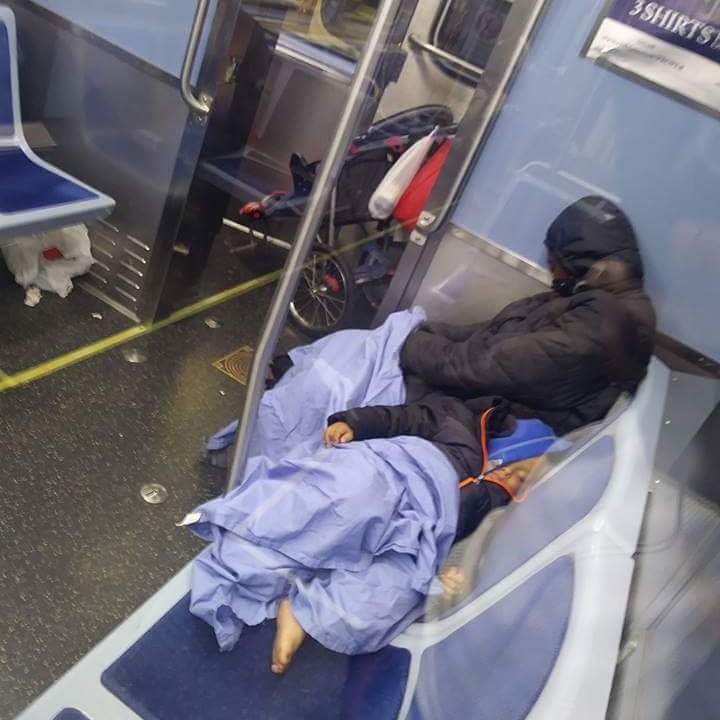 BabyBoyKyriee's tweet photo. Yall Please Lets All Pray For This Woman And Her Baby God Please Watch Over Them And Keep Them Safe And Get Them Off These Streets😢😢 https://t.co/qCMQkIJSxb