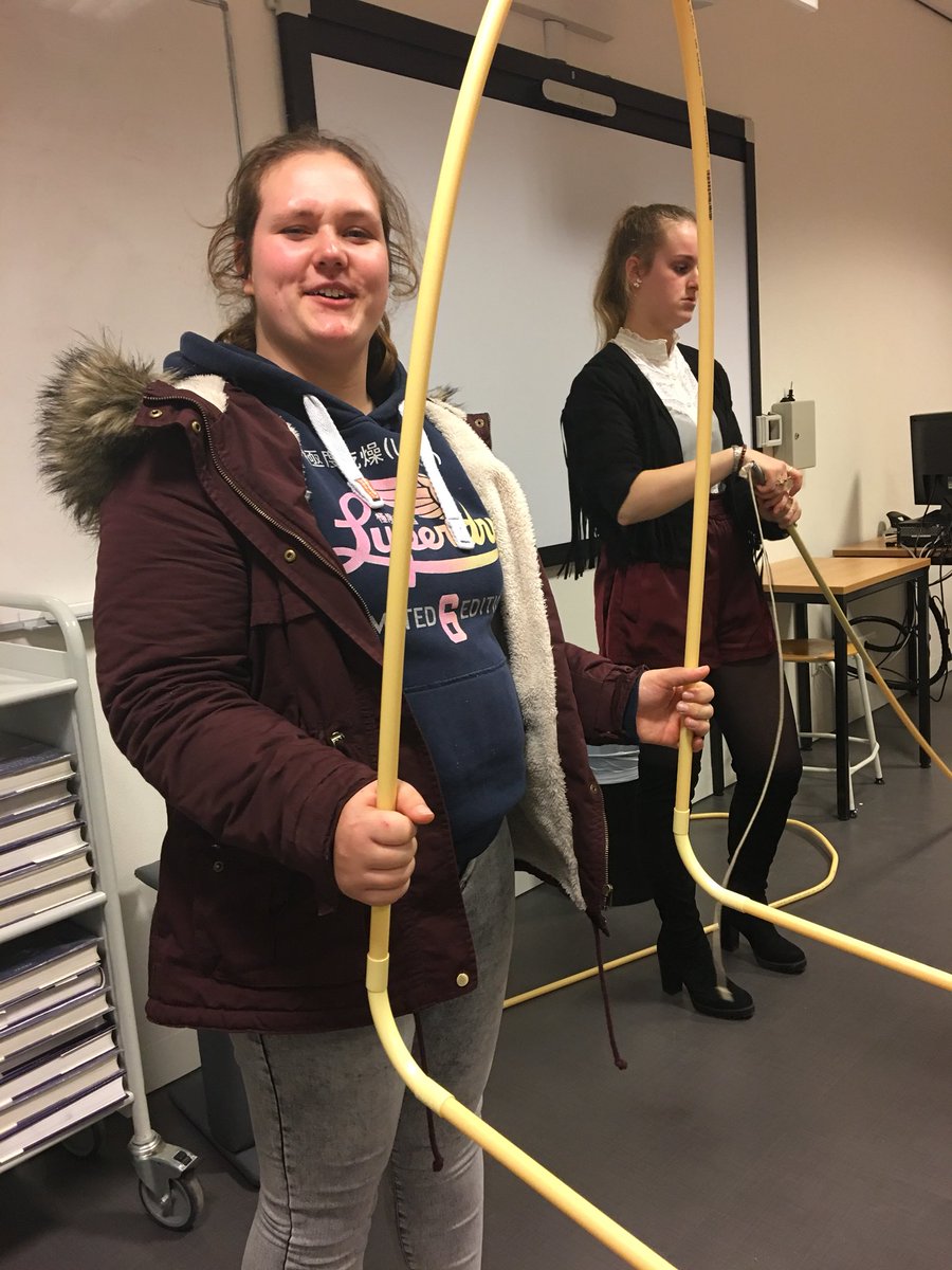 Ik hou wel even die stoel vast <a href="/NiallOfficial/">Niall Horan</a>