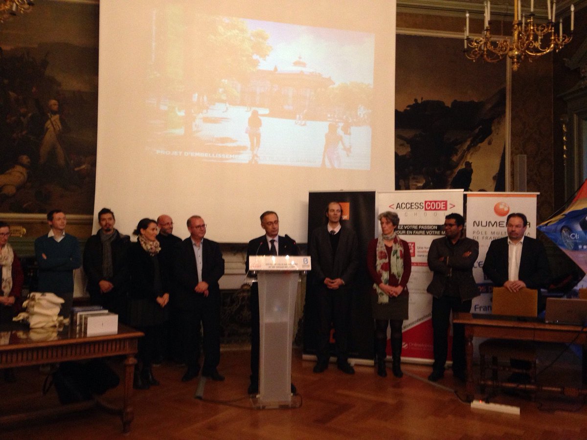ADN_FC's tweet photo. Bravo à tous et particulièrement aux 4 étudiants @utbm_fr et @esta_school qui remportent le 1er prix du #HackathonFIMU 2017 organisé par @OrangeBFC à Belfort ! 
@BelfortOfficiel @GrandBelfort @Univ_BFC @fc_univ @montbel_iut @AccessCodeOFP @SEMNUMERICA25 @fimubelfort #BigData https://t.co/8BIZEO029t