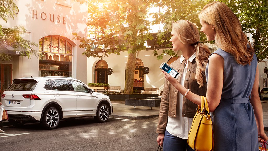 AutoFair_VW's tweet photo. Tired after all your shopping this week, Shop our inventory online straight from your phone. #CyberMonday  https://t.co/ifQZaZGWtl https://t.co/gPWgzq0Oh0