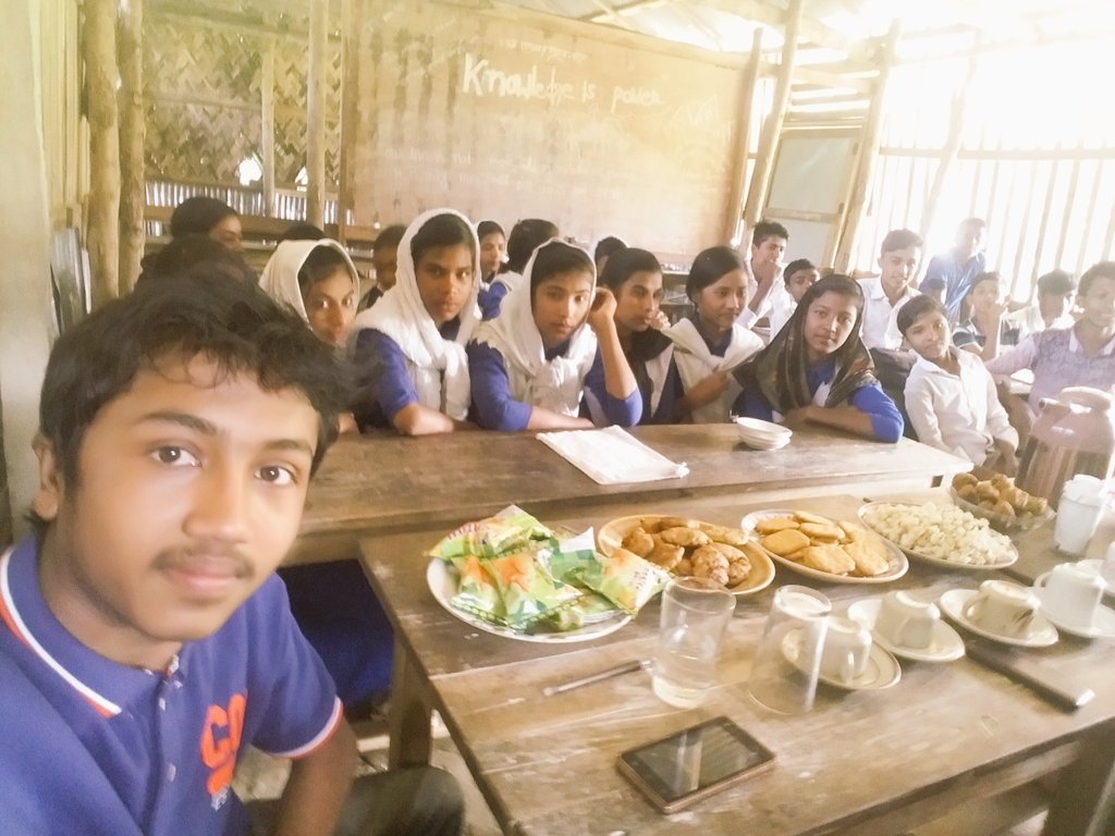 iamARSHADullah's tweet photo. #InMySchool......#Ceremony https://t.co/1Ahg6m2rC5