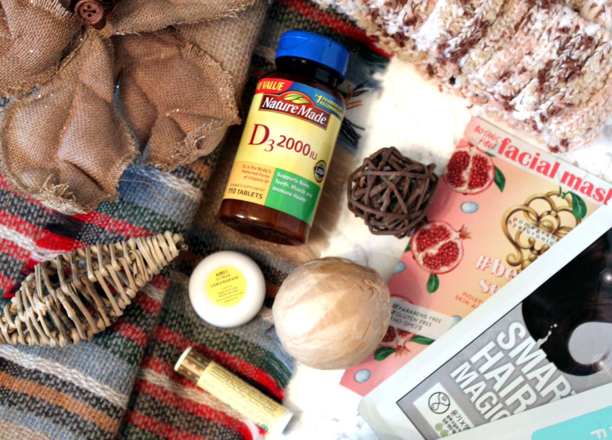 monroemisfit's tweet photo. Check out 5 of my favorite Winter Essentials! https://t.co/HP3fCYfryq #NatureMadeVitaminD #ad https://t.co/O0ObobmkAn