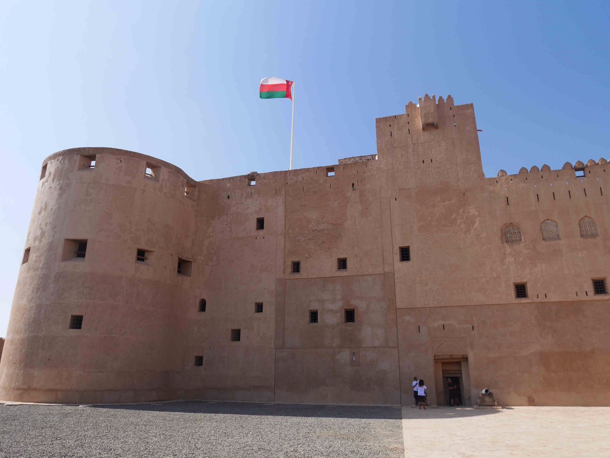Les envies de vacances d'Hugo, 2 ans, avant le départ :
- faire dodo dans l'avion ✅
- voir des dauphins  ✅
- se baigner avec les poissons ✅
- jouer dans le sable ✅
- voir des châteaux ✅
Bon choix de destination Oman 😀 pour les enfants et pour les parents