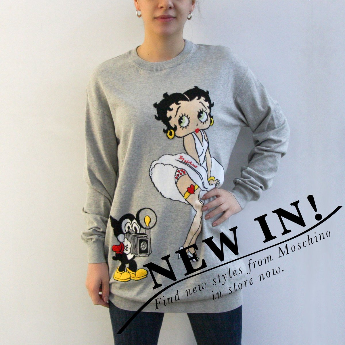 Featherslondon's tweet photo. New styles from @Moschino in store now, find cartoonish printed sweaters and t-shirts @Featherslondon, perfect time to come in store and update your wardrobe.
#Moschino #NewIn #NewInStore #BettyBoop #Cartoon #Print #London #Fashion #Boutique https://t.co/TLUPbV7lWj