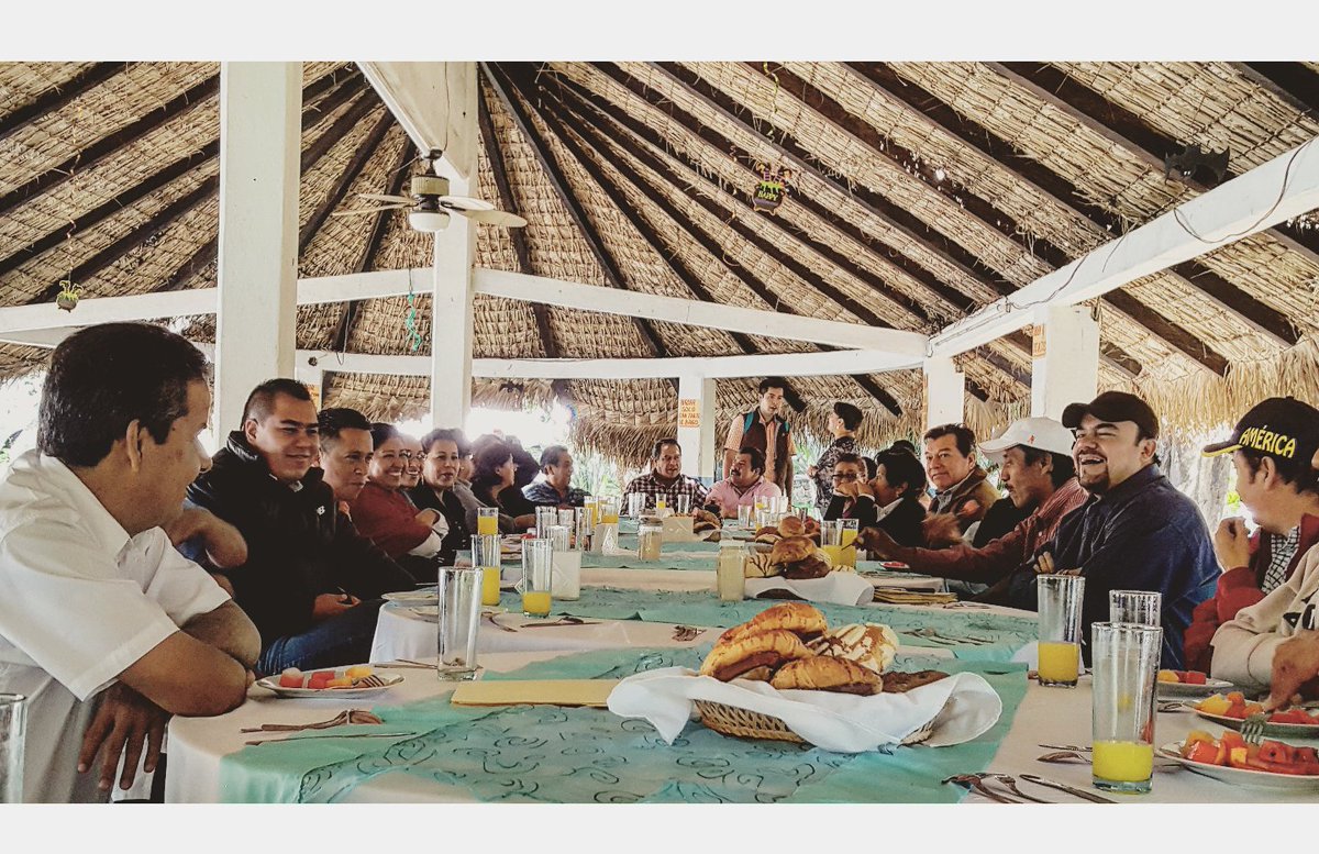 GPPRDMorelos's tweet photo. Reunión con líderes representativos del PRD en el municipio de Miacatlan, Morelos. #GPPRDMorelos #PRDMorelos #PRD @Julio_Espin https://t.co/WZArBt8sMr