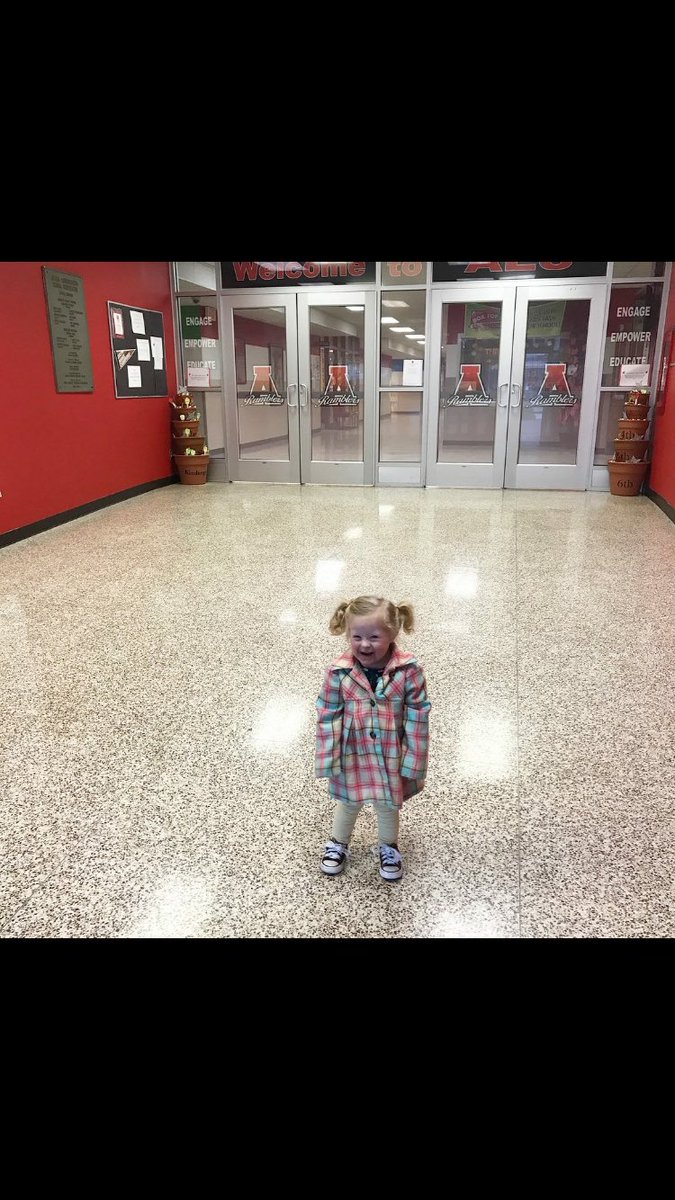 _pixieluv_'s tweet photo. I wish I could be as happy as harp when i go to school https://t.co/6MPJ2NzFNq