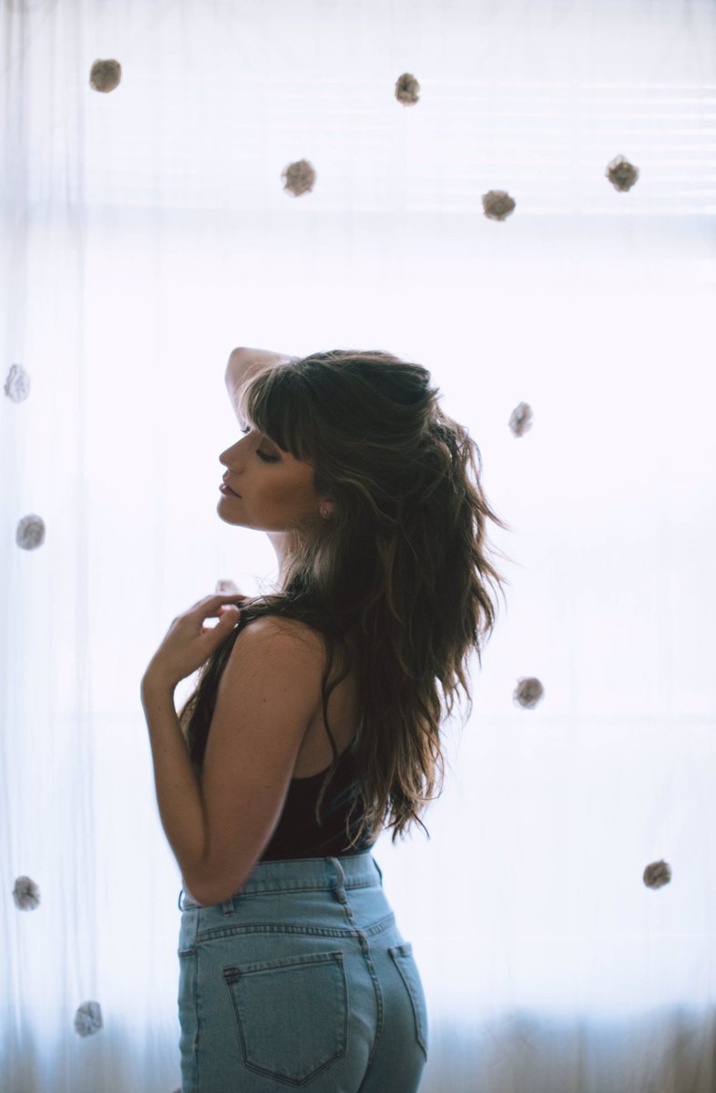 Playing this Thursday in Nashville!! Find all my gigs on my Spotify profile. Whoo🎉💃🏻 open.spotify.com/artist/2VqvExX…