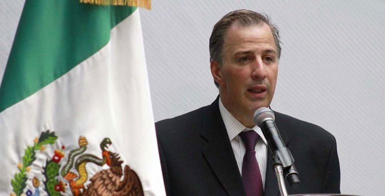 nmaspuebla's tweet photo. El Presidente @EPN anuncia que aceptó la renuncia de José Antonio Meade Kuribreña a la #SHCP. https://t.co/EU0bgTxlVc