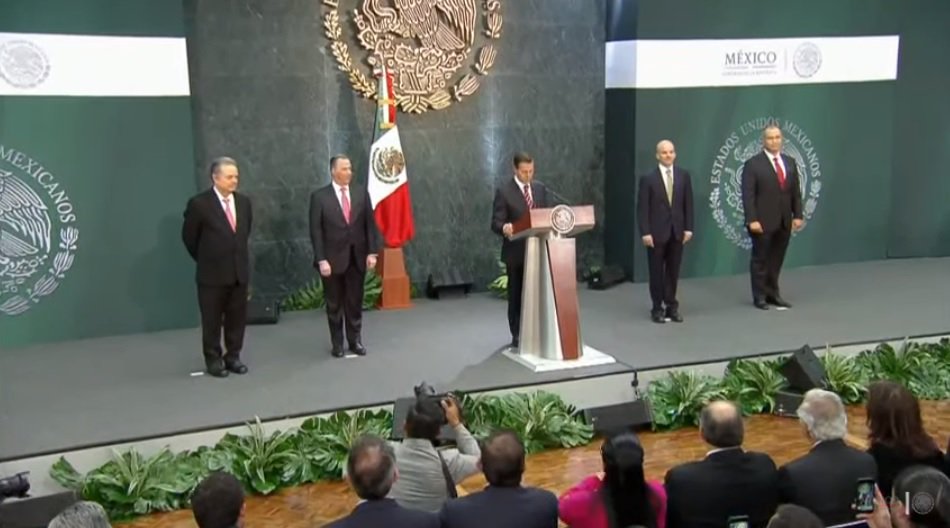 PresidenciaMX's tweet photo. "Esta mañana, he aceptado la renuncia del Dr. José Antonio Meade Kuribreña como Secretario de Hacienda y Crédito Público", @EPN.
#ENVIVO: https://t.co/6J6eLvBqYv https://t.co/tRCZ0V6IIL