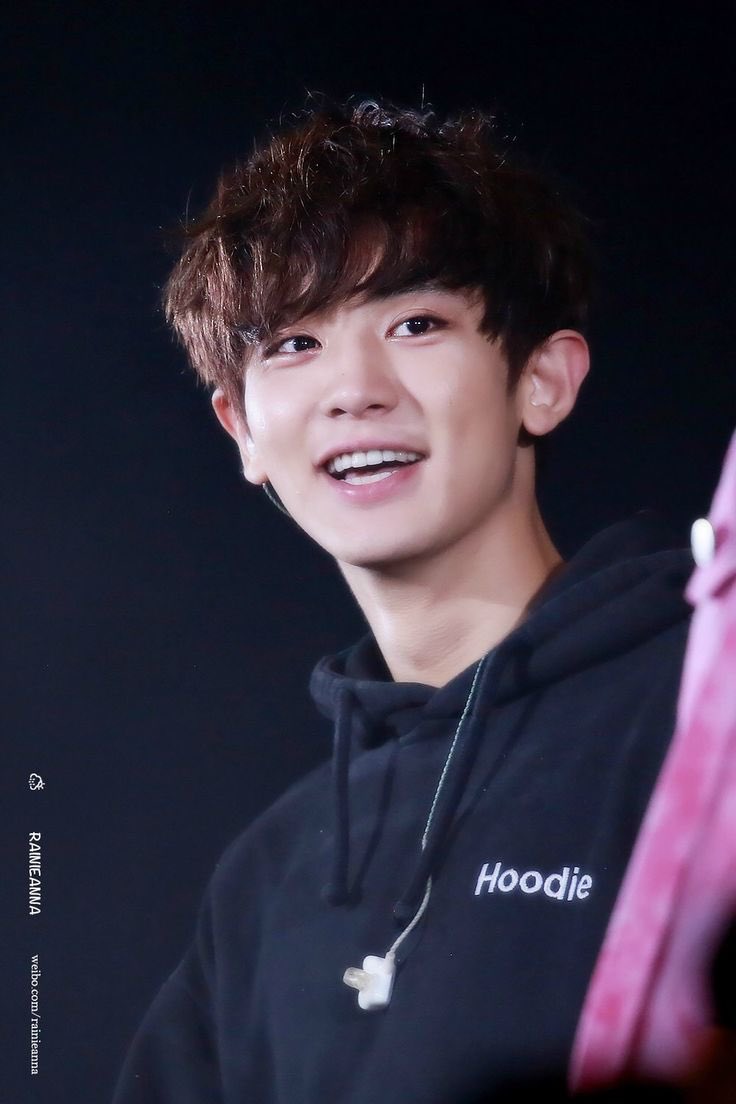 sprinkleoferies's tweet photo. HAPPY BIRTHDAY TO THE SUN, THE STARS AND THE MOON, I'm a little late but I can't miss wishing you all the best. I LOVE YOU 💓🔥#HappyChanyeoIDay https://t.co/IZgwiC8liL
