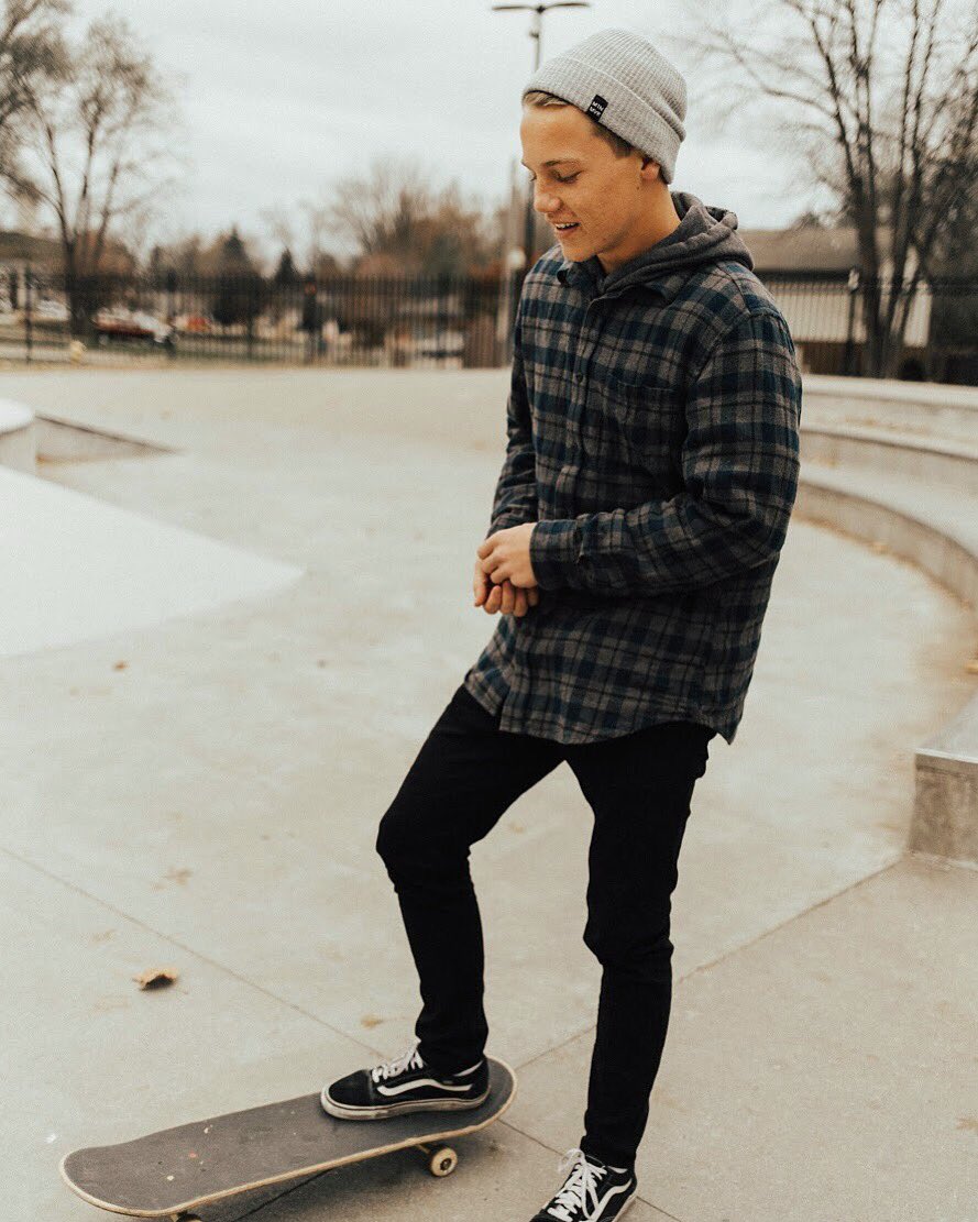 mtn_mvr's tweet photo. These grey skater beanies are killing the game. Get yours today for only $9 + free shipping (with code “thankfulturkey”) 🌲👍🏼 https://t.co/NxpV3kYven