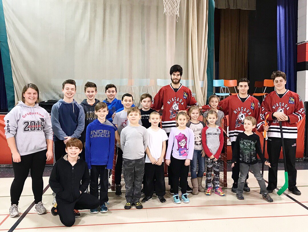 OHLIceDogs's tweet photo. Thanks for having us out this morning Parnall Public School! #Dogsinthecommunity https://t.co/x0F5iG4fX2