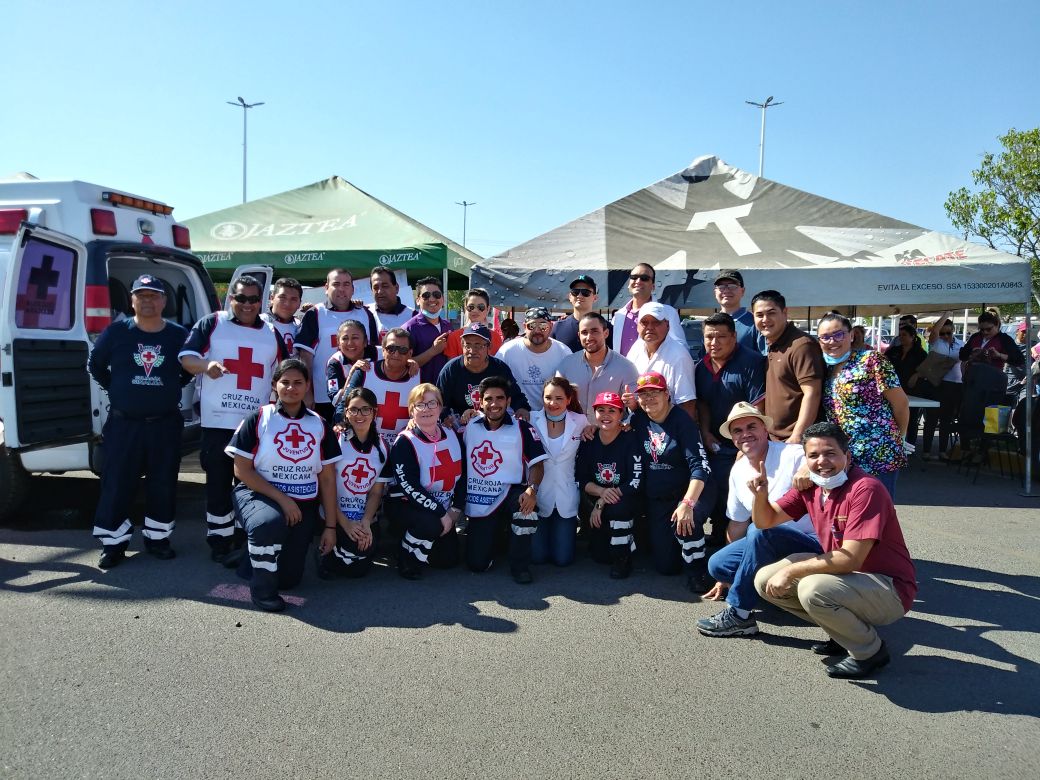 IniciativaProg's tweet photo. #IniciativaProgresista, agradece el apoyo a #Soriana Abastos, #CruzRoja Culiacán y a #Bomberos Veteranos por el apoyo, así logrando con éxito una #JornadaMedica más.  Gracias. https://t.co/dtNQiIY5K4