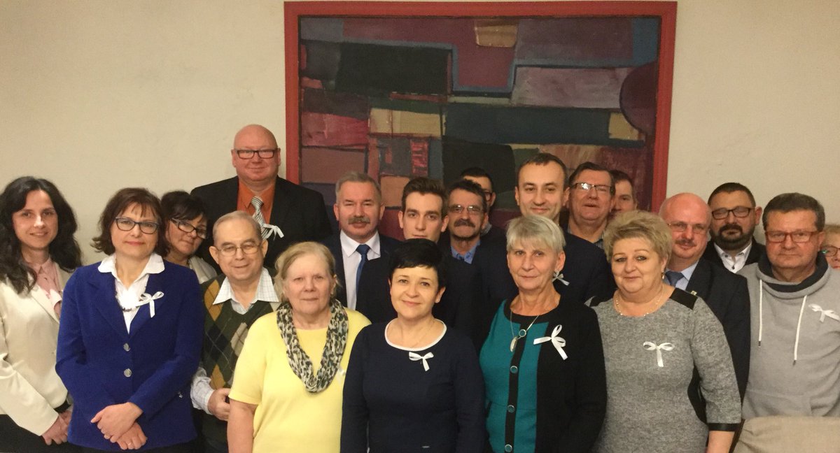 BorowiakJoanna's tweet photo. Z mojej inicjatywy Prawo i Sprawiedliwość we Włocławku wyraziło poparcie dla międzynarodowej kampanii ,,Biała Wstążka" opowiadając się przeciw przemocy wobec kobiet. https://t.co/z9H5Bcqx8U
