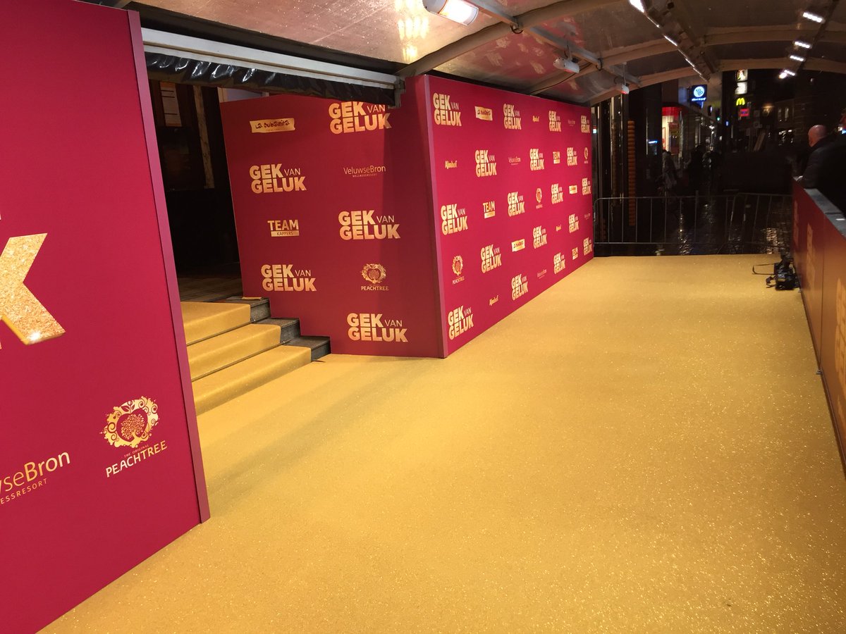 De loper kan niet gouder ... tijdens de #GekVanGeluk première. #stiltevoordestorm @Pathe Tuschinski