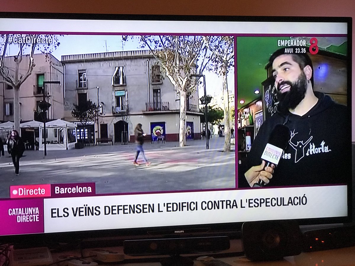 julioservan's tweet photo. .@Albert_arce i en @jcayuela16 al #CatDirecte parlant de la situació del Bloc17. Tot el meu suport a la gent del #defensembloc17! https://t.co/GiV9ErUniE