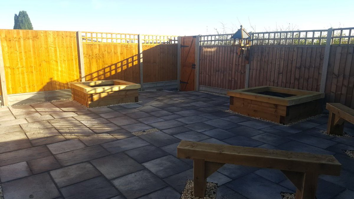 BlackwoodBuilds's tweet photo. One very happy customer #gardening #Leicesterbuilder https://t.co/fnReCdHnwN
