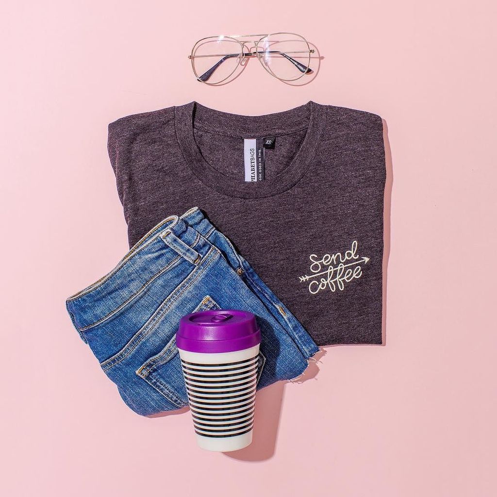 hiyamarianne's tweet photo. Monday got me like. 🏃🏼‍♀️💨 https://t.co/GsEG2kkB0n .
Client: @alphabetbags
.
.
.
.
.
.
#shopsmall #smallbusiness #graphictee #graphictees #apprarel #makeyousmilestyle #abmlifeiscolorful #breathingcolour #flashesofdelight #lifestylephotography #postt… https://t.co/GatHmrBLNh https://t.co/QzJKws272J