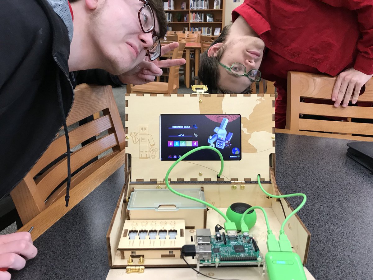 dlcroak1's tweet photo. Piper computer works!!!  Fixing upside down screen. https://t.co/oXp1WmIQQl