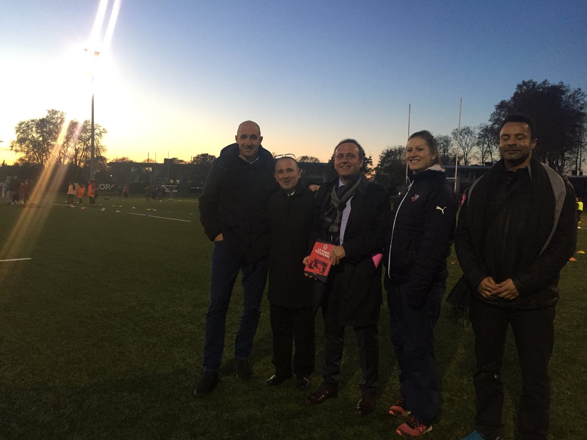 SergeCaramante's tweet photo. Belle opération d’initiation au rugby féminin au  @StadeToulousain avec @AssoRebonds et @ENGIEgroup avec les internationaux @STFeminin et @Blagnac_Rugby_F 🏉👍 https://t.co/wPrvcTQ0Iy
