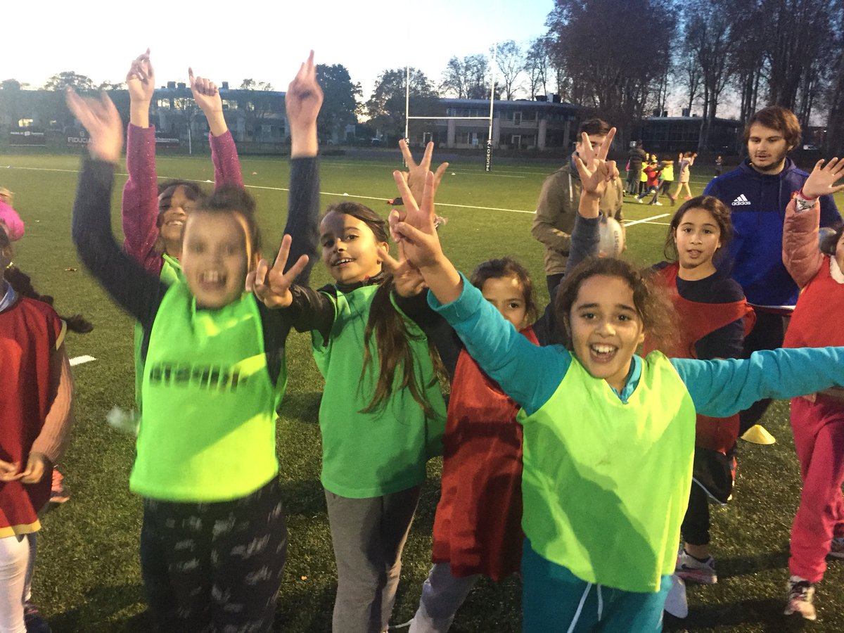 SergeCaramante's tweet photo. Belle opération d’initiation au rugby féminin au  @StadeToulousain avec @AssoRebonds et @ENGIEgroup avec les internationaux @STFeminin et @Blagnac_Rugby_F 🏉👍 https://t.co/wPrvcTQ0Iy