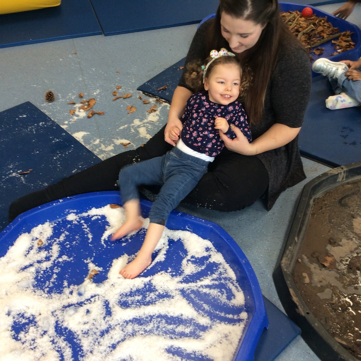 wilsonstfeed's tweet photo. #wsladybirds #wsturtles #parent morning Parents at our messy play and rebound session https://t.co/xdh7sRY8r8