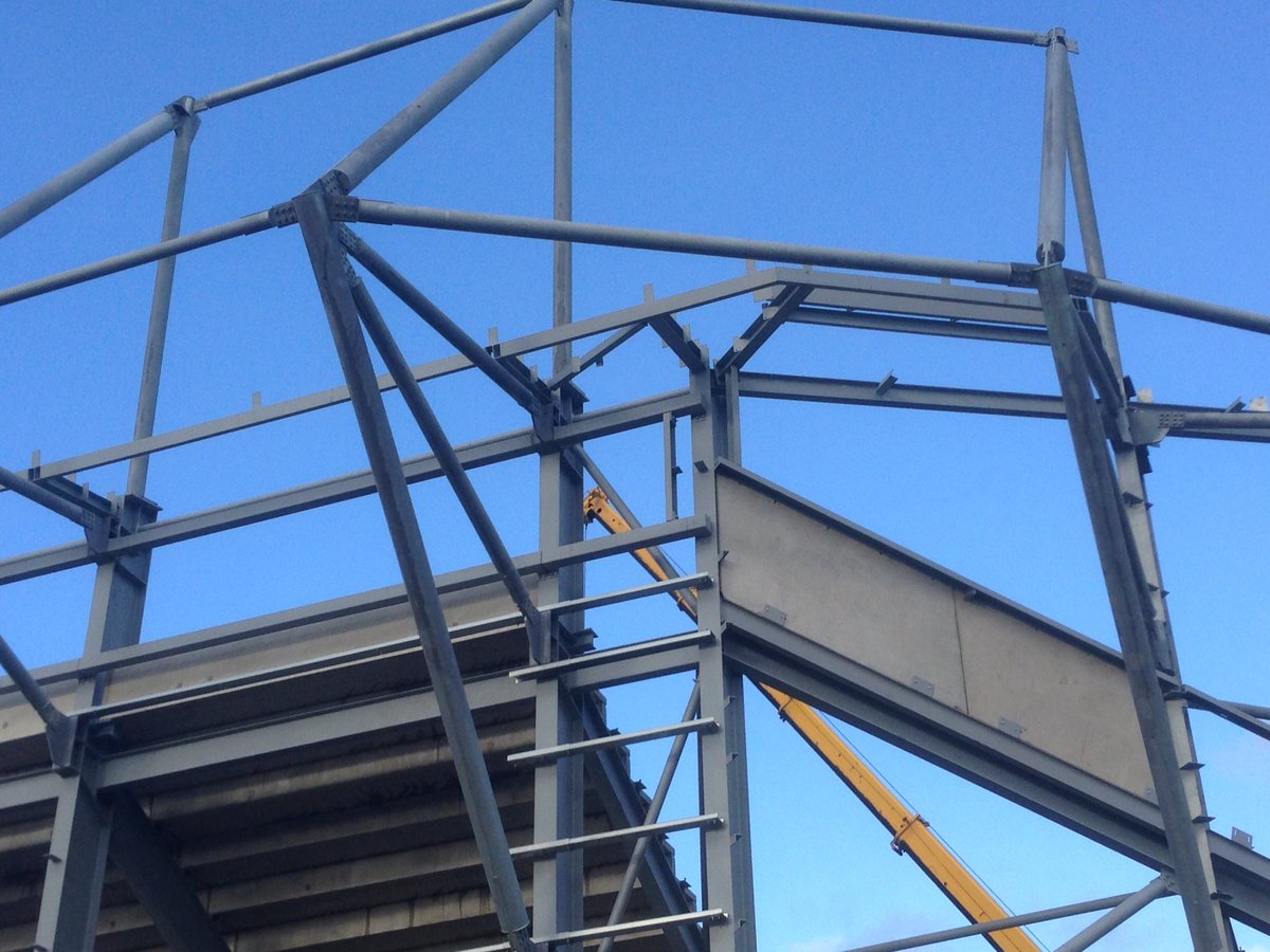 SimonHaves's tweet photo. @leedsrhinos Shocked at view from inlaws front garden. Massive new stand much closer than old one. https://t.co/Rh0yl8r7bM