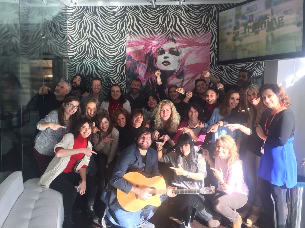 NettDigital's tweet photo. @LuisCbrian + @EbocaVending ☕ diversión asegurada con #NETTeam #SoloConPasion @capicafeina #ebocatour #Cafecantante #Tupuedesserelsiguiente https://t.co/lHa3UySi5R