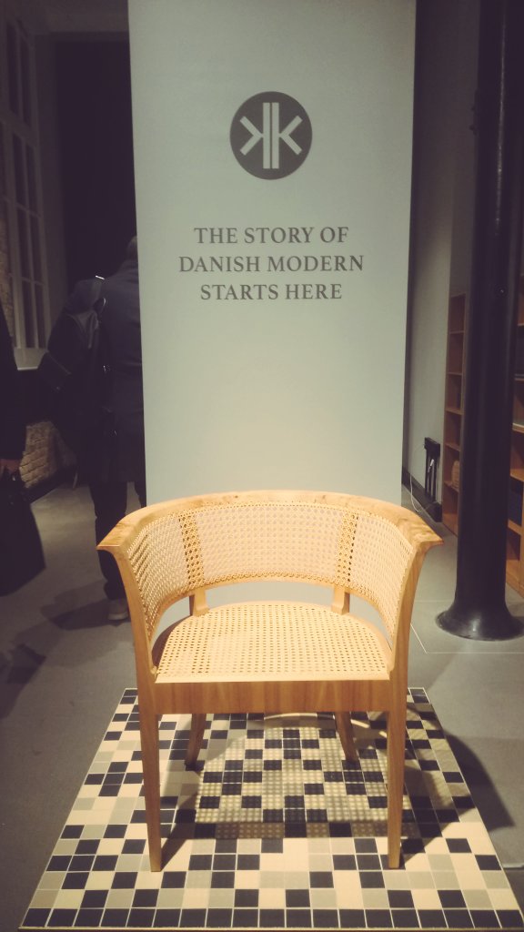 day2_interiors's tweet photo. The Story of Danish Modern. ✨
#CarlHansen #KaareKlint #FaaborgChair #OculusChair #CH28Chair https://t.co/5pLQMYmnuo