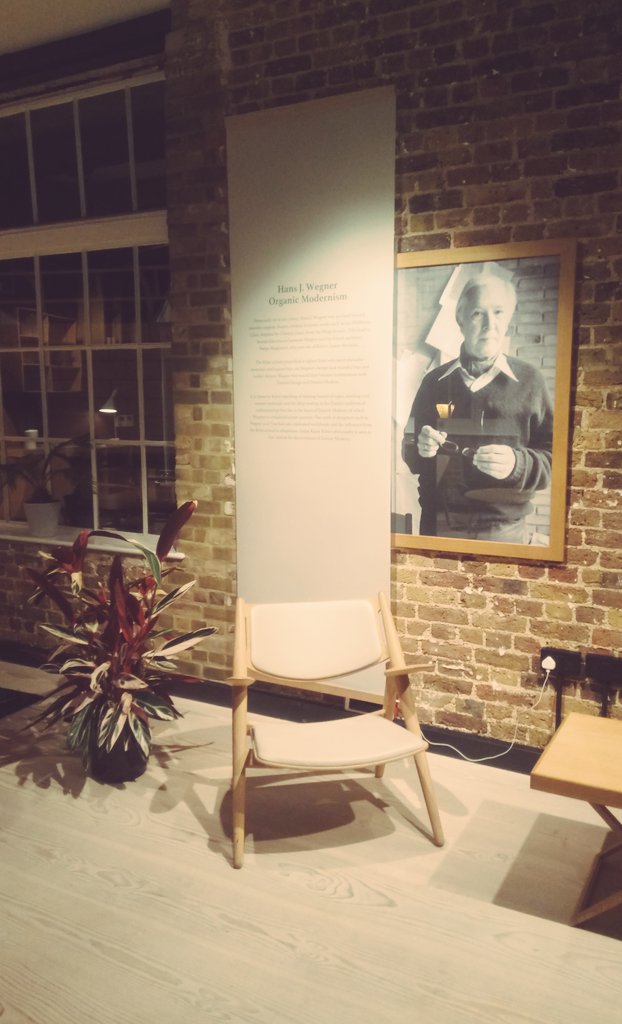 day2_interiors's tweet photo. The Story of Danish Modern. ✨
#CarlHansen #KaareKlint #FaaborgChair #OculusChair #CH28Chair https://t.co/5pLQMYmnuo