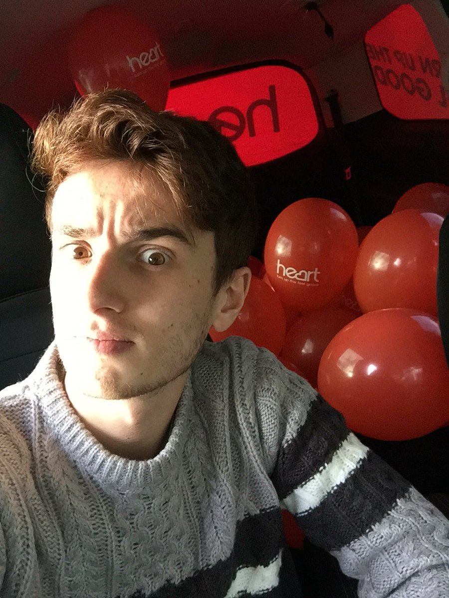 MattyHarland's tweet photo. 1 man. 40 balloons. 20 minutes. It’s a good job there is a fair supply of Oxygen on this planet. #dedication @laurasayers https://t.co/NBwndM9s18