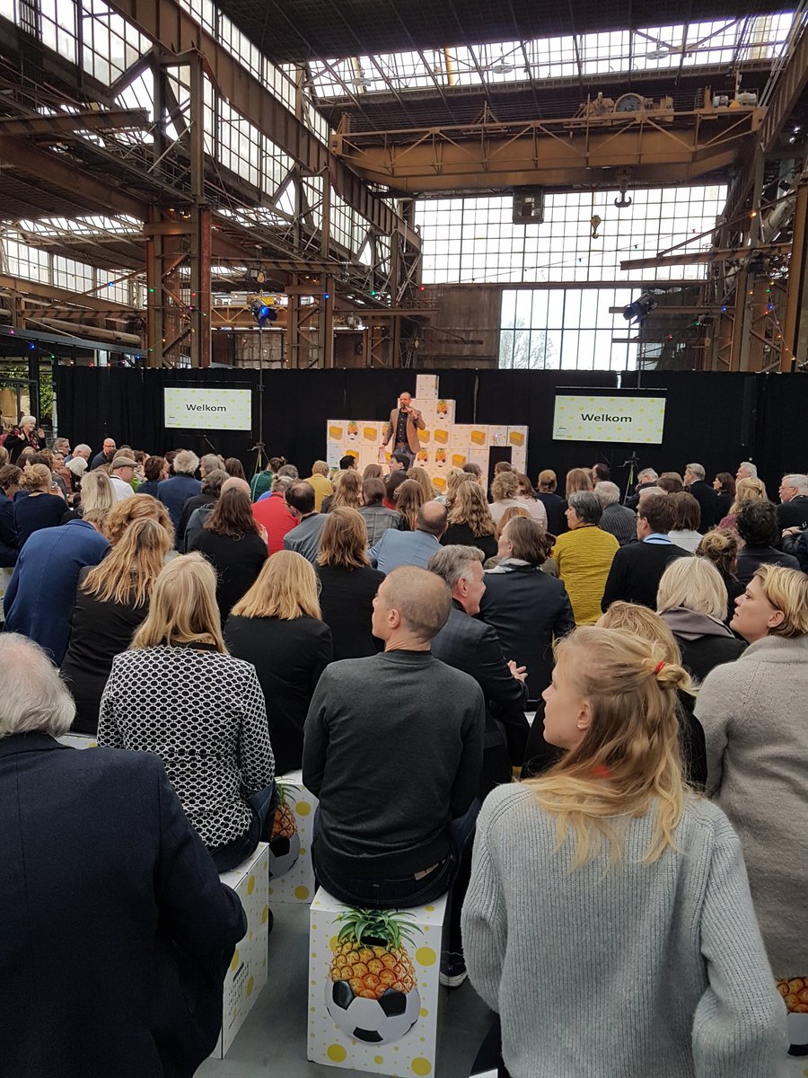 Bartmolmans's tweet photo. #umcongrestival is geopend https://t.co/0Lel1Pb3n1