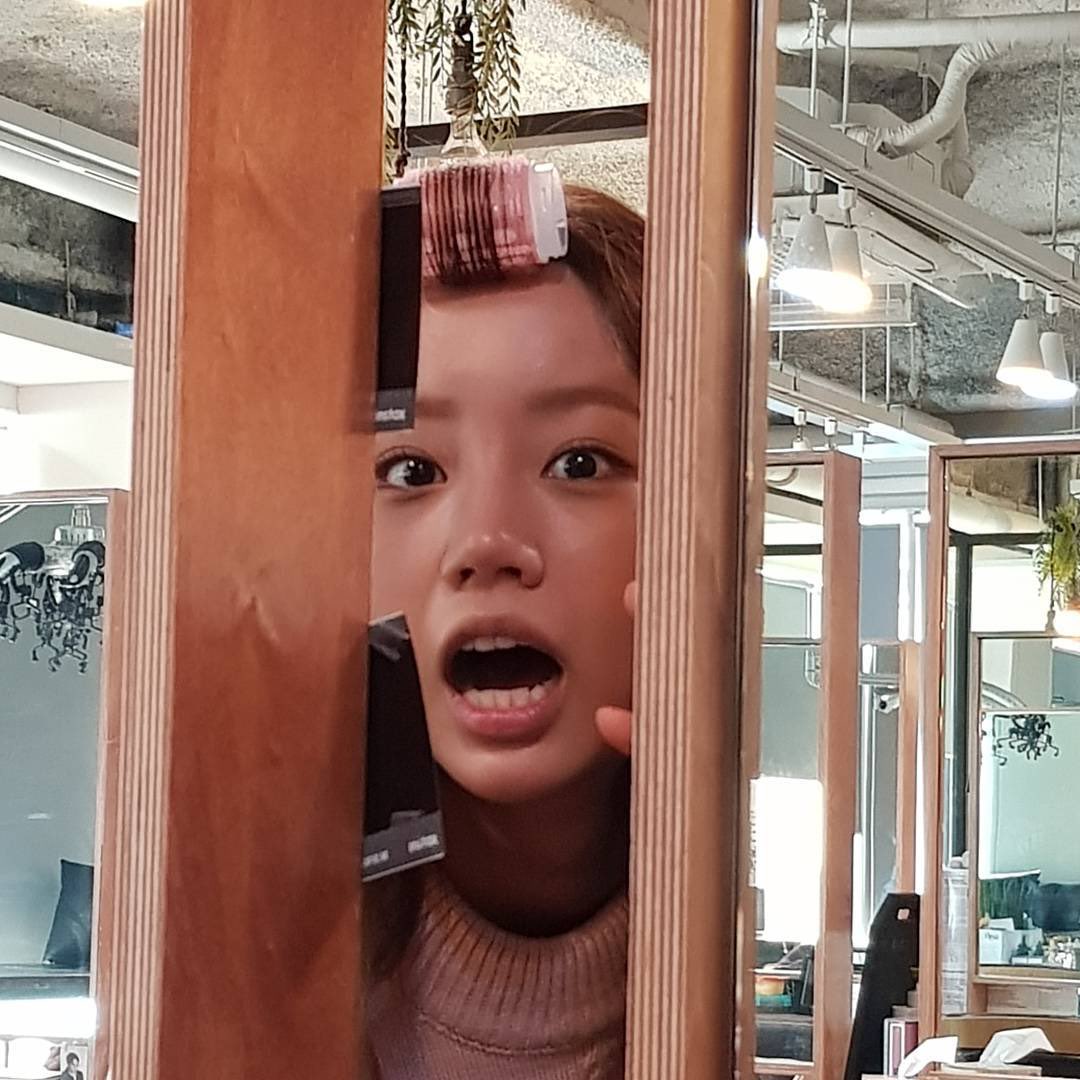 DPpD8jSUIAEP4ZW.jpg:large