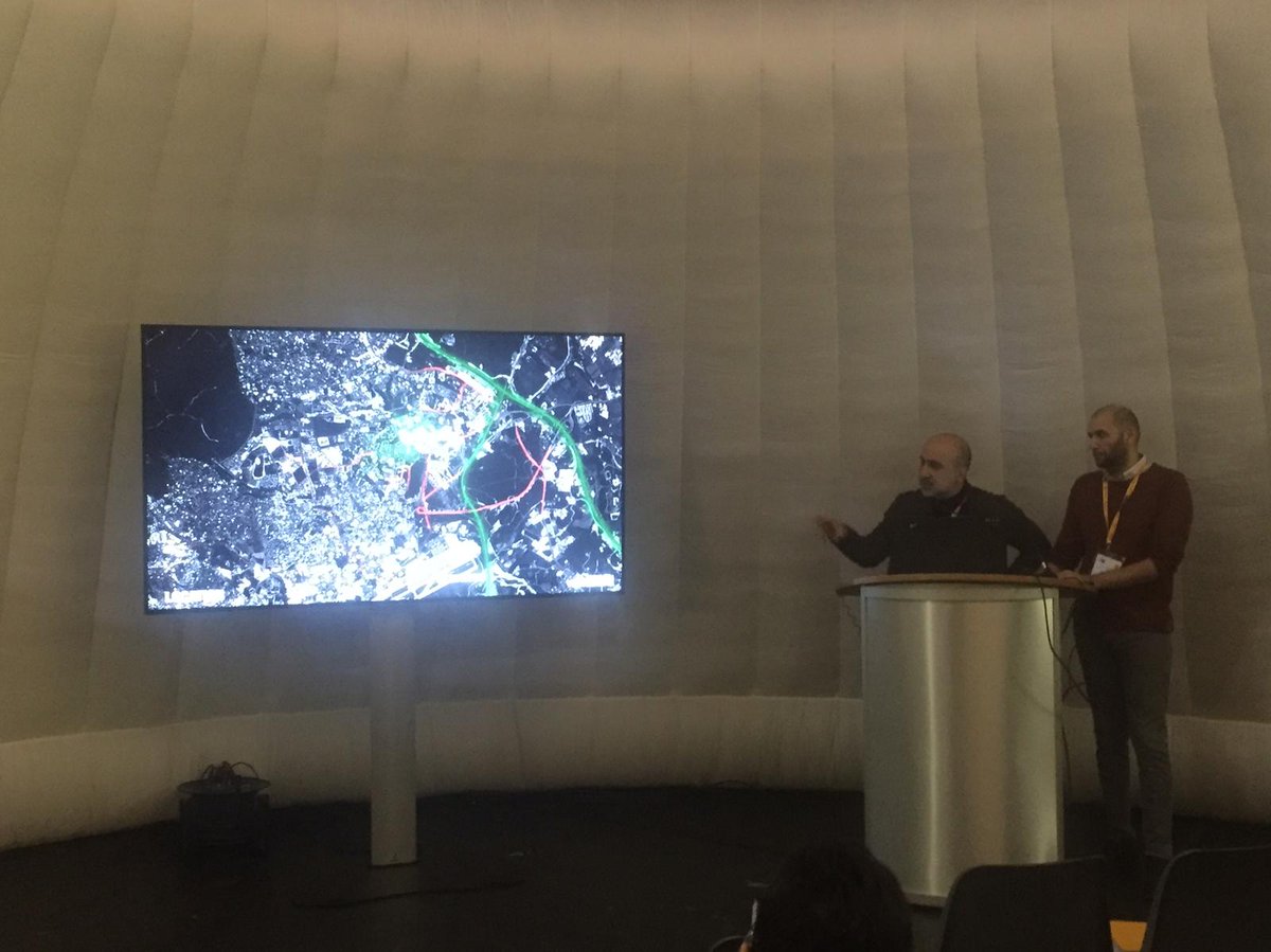 studiovertebra's tweet photo. Tasarladığımız Volume İstanbul projesiyle finalisti olduğumuz WAF / World Architecture Festival sunumundan kareler.
#WAF2017 #WorldArchitectureFestival #Berlin #StudioVertebra #VolumeIstanbul #WAF #festival #award  #architecture #design #office #workspace #ofis #mimarlık #tasarım https://t.co/DlIyjQm4y8